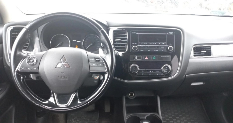 Mitsubishi Outlander cena 67900 przebieg: 143772, rok produkcji 2016 z Dobra małe 379